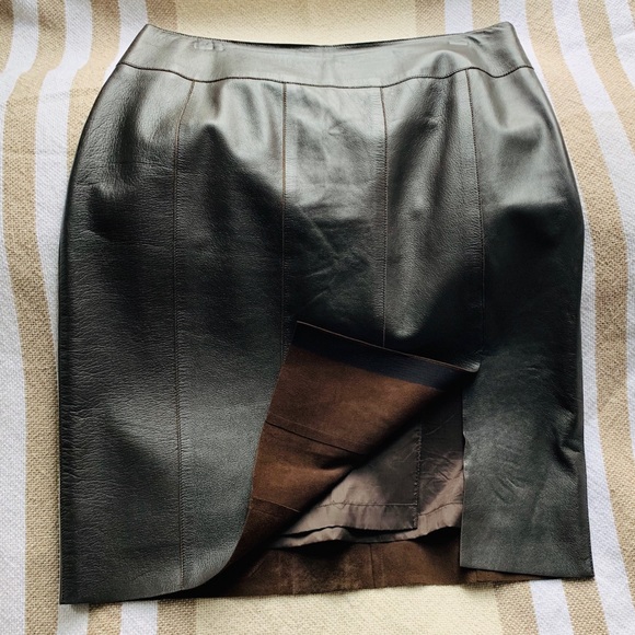 SOLD Akris Punto skirt - Picture 2 of 8